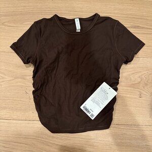 FREE SHIPPING ON BRAND NEW Lululemon All It Takes Tee – Size 6